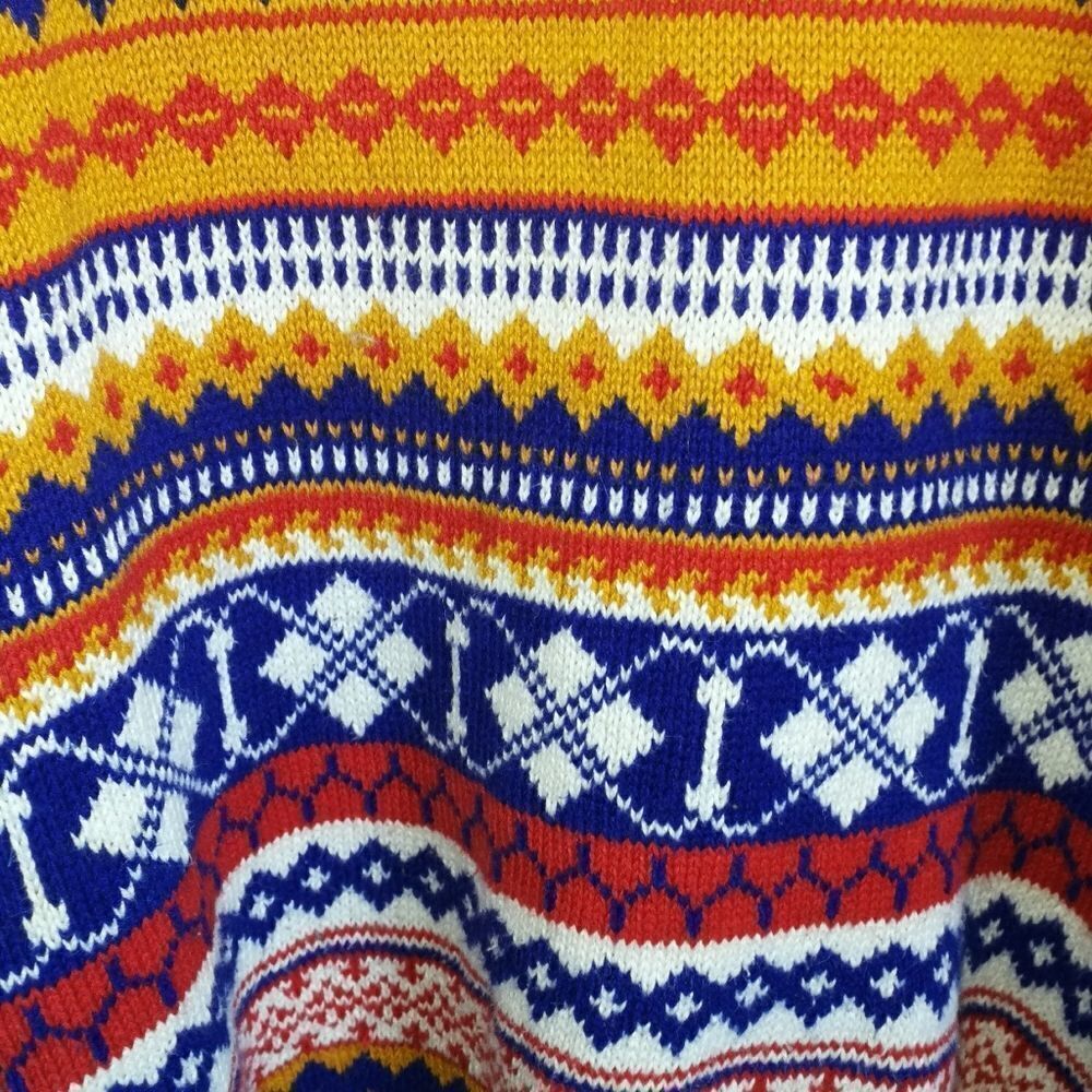 Vintage Multicolored Fair Isles Embroidered Knitted Crewneck Sweater Size Medium - Picture 5 of 14